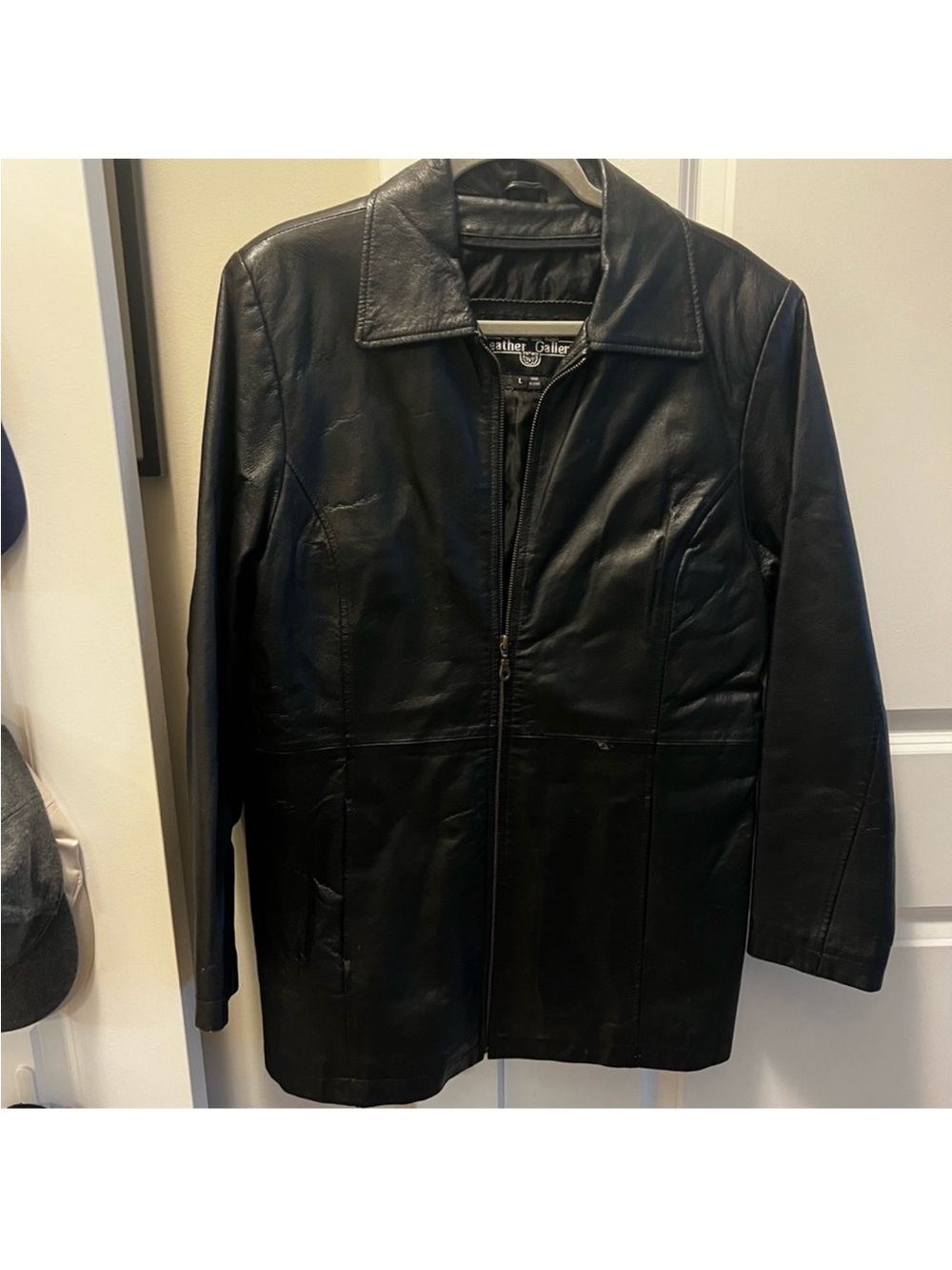Women’s Black Leather Zip-Front Jacket Vintage